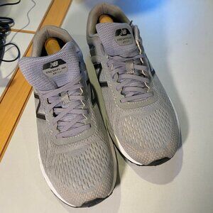 New Balance - Size 9.5 - Men's Gray Fresh Foam Arishi v2 MARISLS2 Sneakers